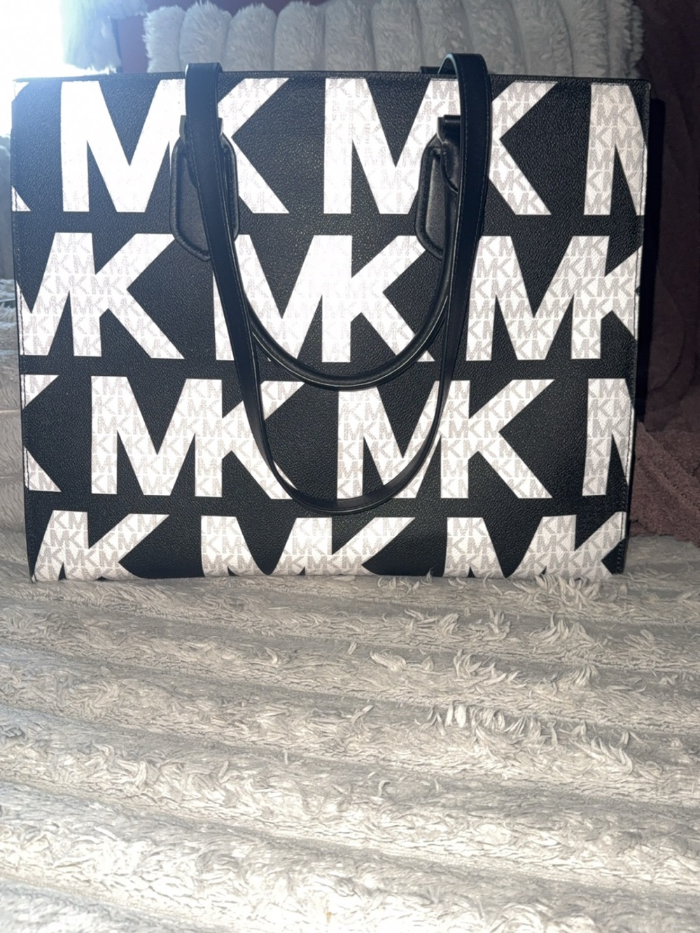 Michael Kors Logo Large Tote Handbag Purse - Picture 3 of 7